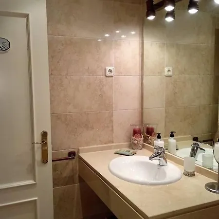 Cozy In Golden Mile *