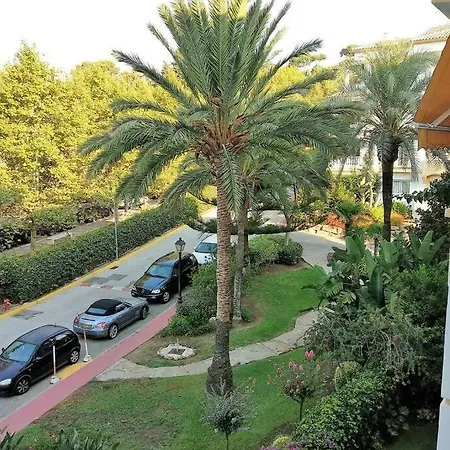 Апартаменты Cozy In Golden Mile